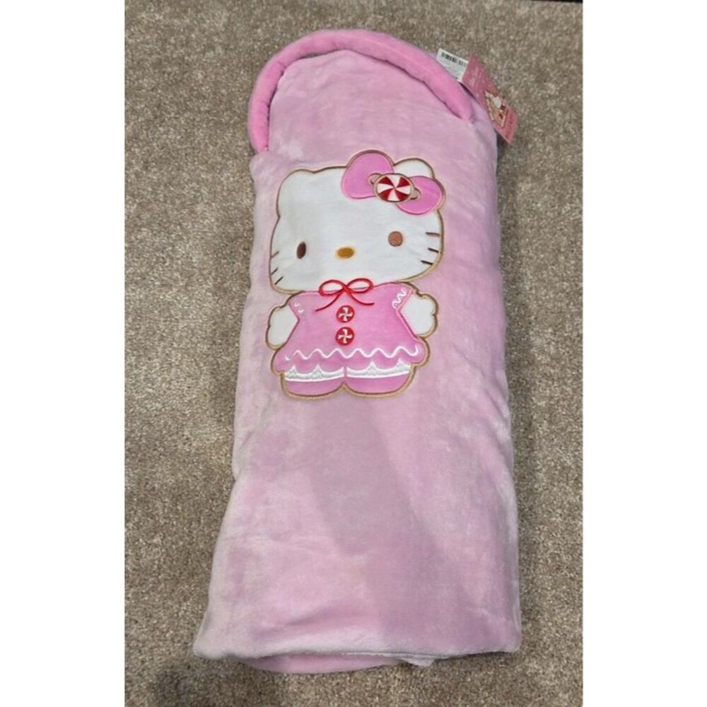 Hello kitty snow throw, 60" × 45"